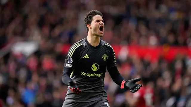 Senne Lammens Dapat Chant Sensasional dari Fans Manchester United